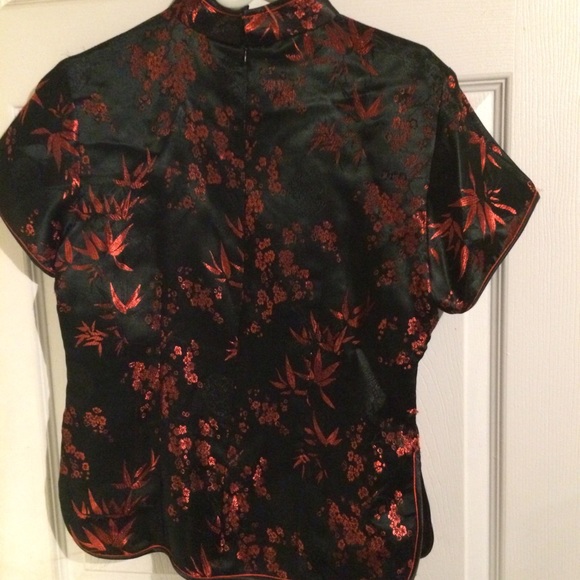 SOLD ✨Chinese Top - Picture 2 of 3
