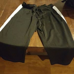 Danskin Capri workout pants