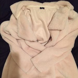 Brandy Melville Sandra fur jacket