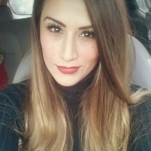 Meet your Posher, Angie