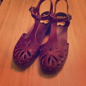 Swedish Hasbeen Clogs in Bordeaux leather