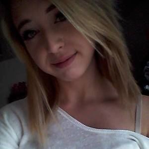 Meet your Posher, Lara