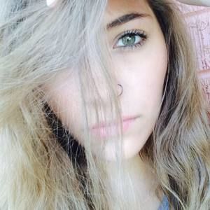 Meet your Posher, Anissa