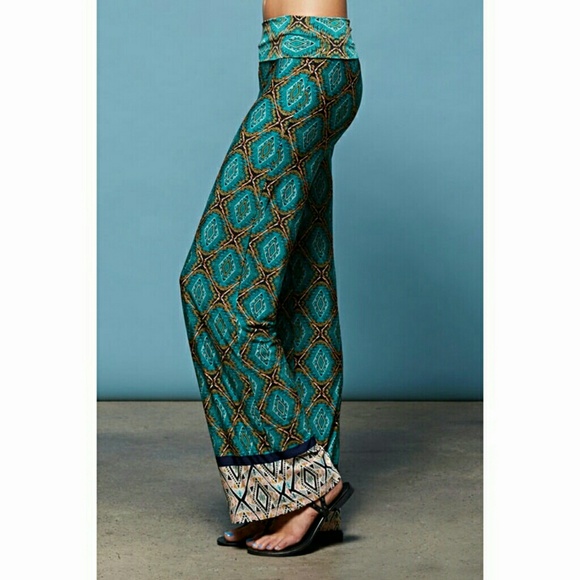 Boutique  Pants - ? 'Adi' Aztec Tribal Printed Palazzo Pants