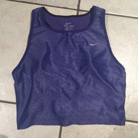 Nike crop top Dri-fit