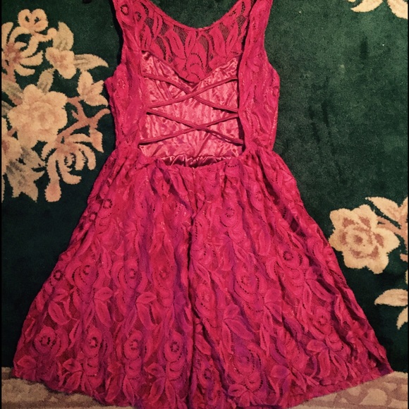 🌷 SOLD: Lace Dress 🌷 - Picture 2 of 2