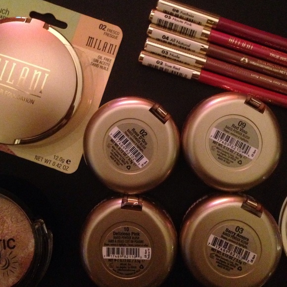 MILANI makeup bundle #2 - Picture 3 of 4