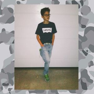 Meet your Posher, Akos