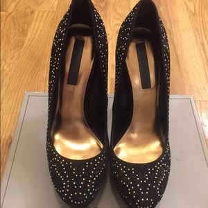 BCBGMAXAZRIA pump size 7