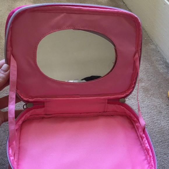 SOLD Vs double compartment makeup storage bag - Picture 3 of 4