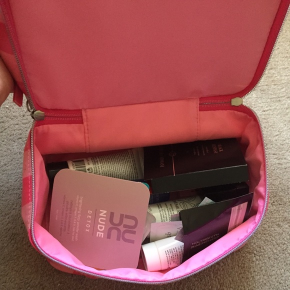 SOLD Vs double compartment makeup storage bag - Picture 4 of 4