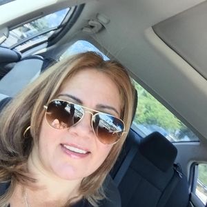 Meet your Posher, Olayda