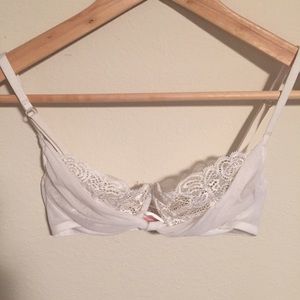 Sexy & Delicate white bra