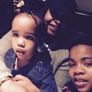 Meet your Posher, Latoya