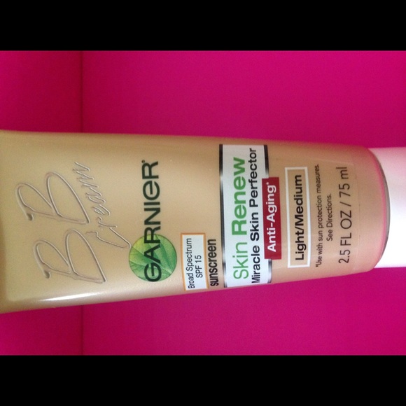 Garnier Bb Cream in Light/medium - Picture 2 of 4
