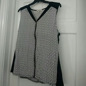Black and White Zippered Top