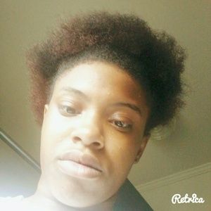 Meet your Posher, Latisha