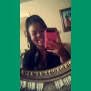 Meet your Posher, Kayla