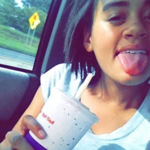 Meet your Posher, Kendra