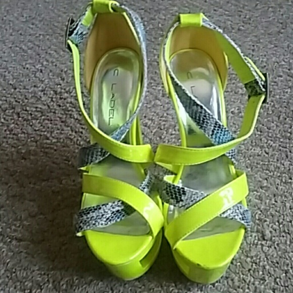 Heels - Picture 3 of 3