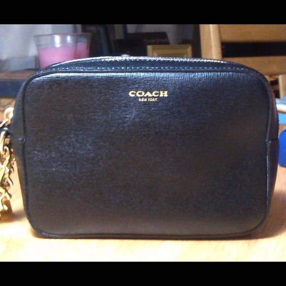 ❌ SOLD ❌9/1 HOST PICK Leather Coach Wristlet - Picture 2 of 4