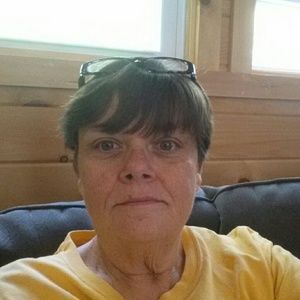 Meet your Posher, Lora