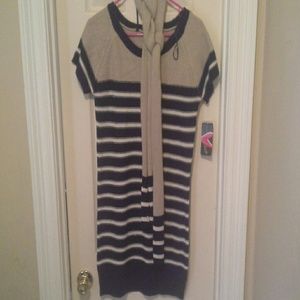 Size X Large Navy/Tan Sweater Scarf Combo