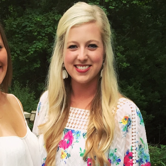 Meet your Posher, Emilie