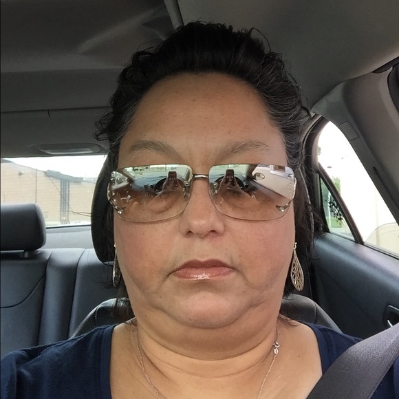 Meet your Posher, Arlene - Picture 1 of 1