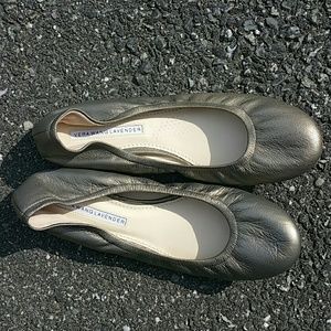 "Vera Wang Lavander" Pewter Flats Size 7.5