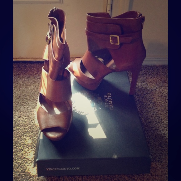 Vince Camuto Sandals