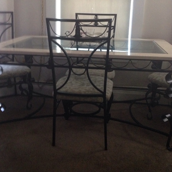 Glass table good condition - Picture 1 of 1