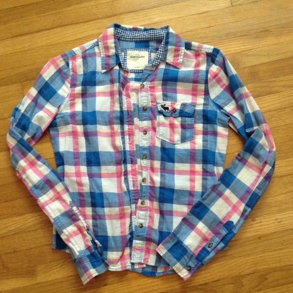 So trendy! Pink and blue plaid shirt 🎀💙