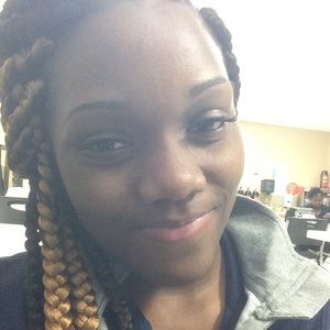 Meet your Posher, Angelique