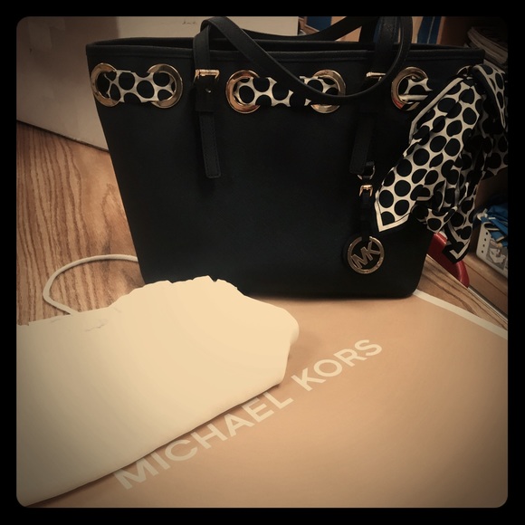 Michael Kors Jet Set Purse