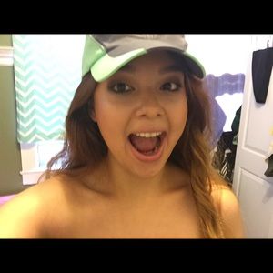 Meet your Posher, Alma