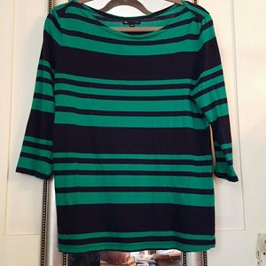 Quarter length sleeve top