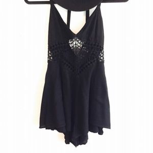 ❤️LF Black lace romper❤️
