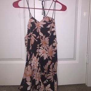 BRAND NEW! LF flower romper 💛