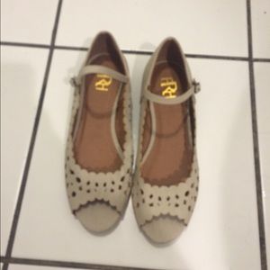 Beige summer flats