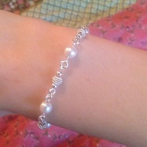 Dainty Pearl and silver bracelet.
