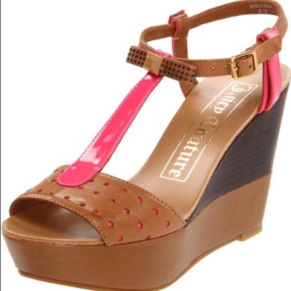 Juicy Couture Kati caramel pink leather wedges