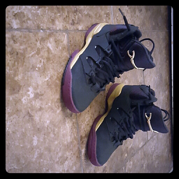 Adidas high top never worn