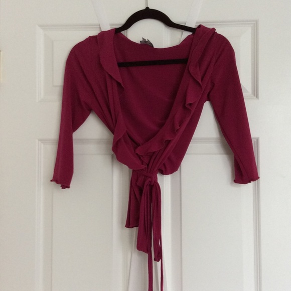 My Michelle Magenta wrap blouse w/ waist tie and ruffled collar. Size L. - Picture 2 of 4