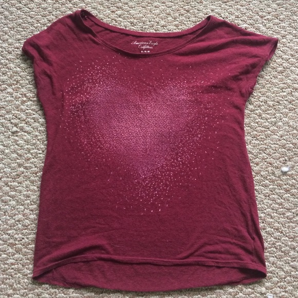 Maroon American Eagle heart tee