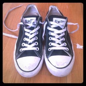 Black converse 🎱