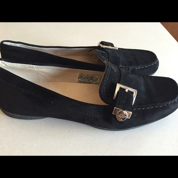 New Slip on Ugg's - Picture 3 of 4