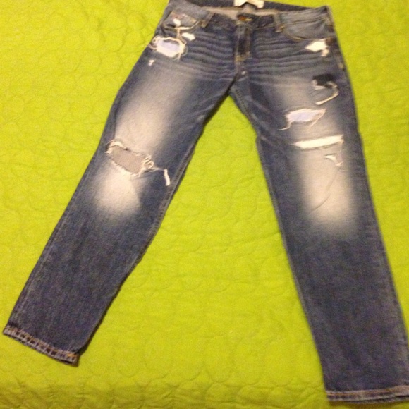 Hollister jeans sz 7. American eagle sz 6.