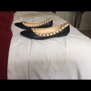 Black rock stud flats