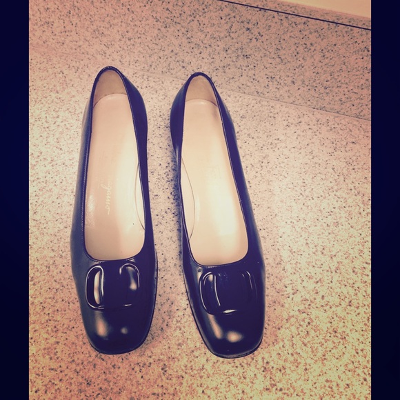 Ferragamo Low-heeled Black Pump